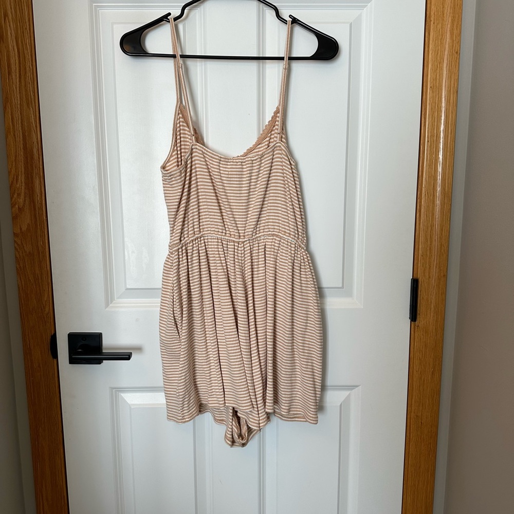 Brown and white striped AEO ribbed romper. Medium. - Picture 4 of 6